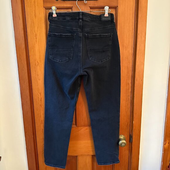 American Eagle Black Distressed Strigid Mom Jeans - Size 6S Short - Picture 2 of 7